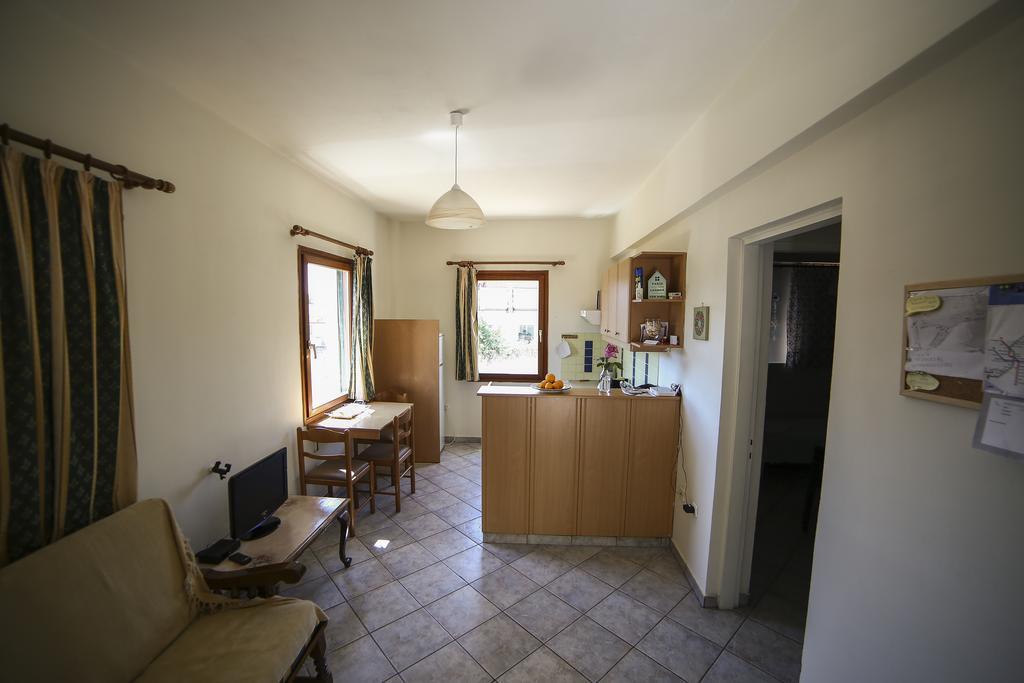 Elena'S House Apartment Artemida  Exterior photo